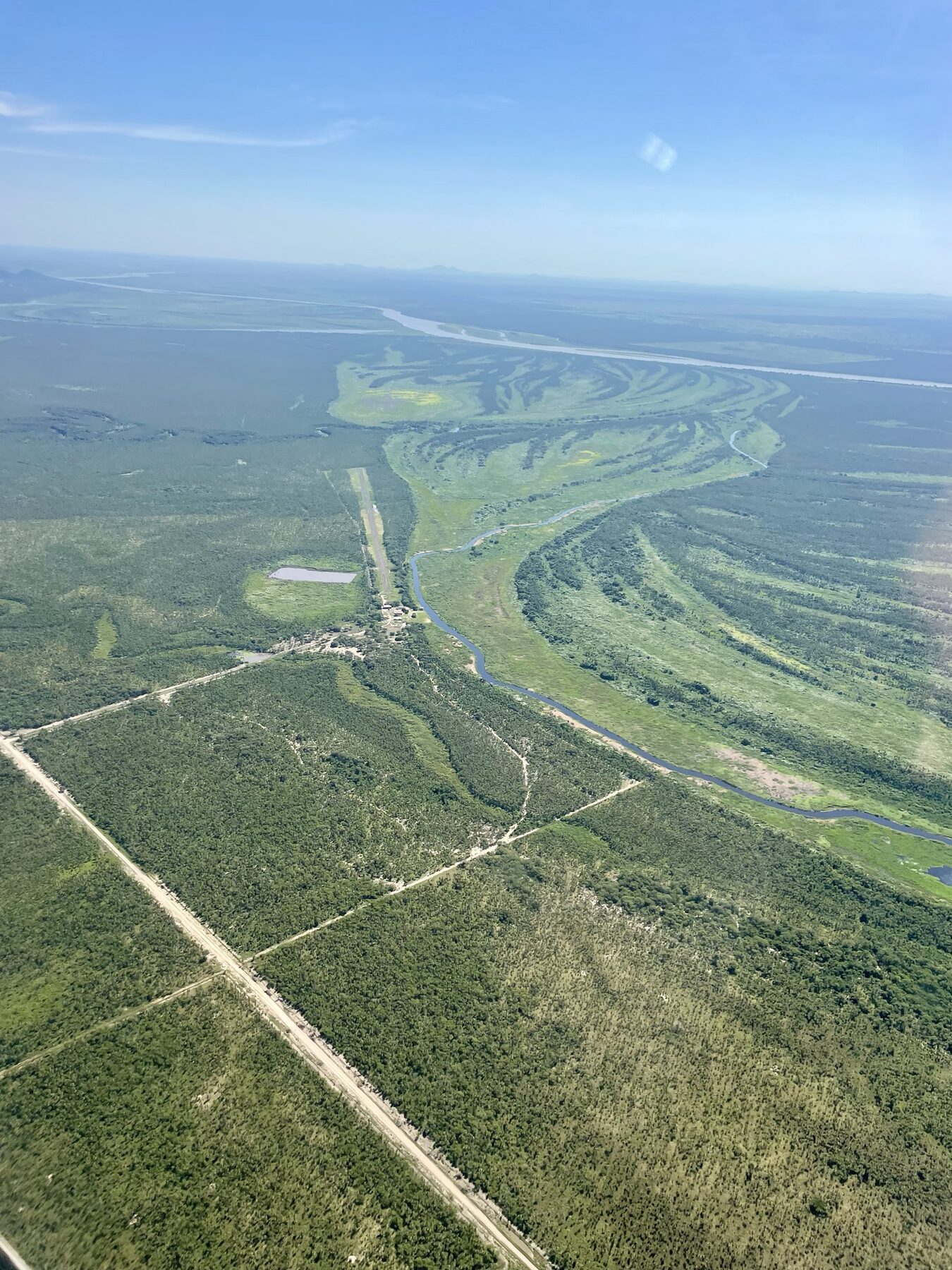 Vista aérea de la Estancia Manuela sobre el río Paraguay